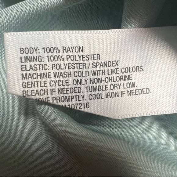 Ingrid & Isabel Sage Green Smocked Babydoll Top|Long Sleeve|Size L - Picture 9 of 11